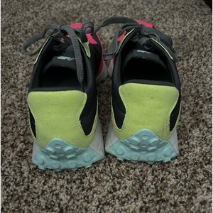 New Balance 327 sneakers